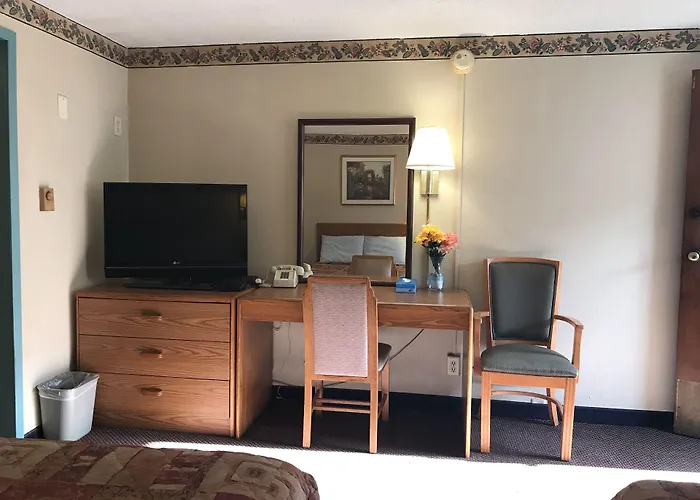 Motel West 2*