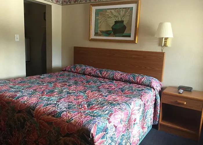 Motel West 2*
